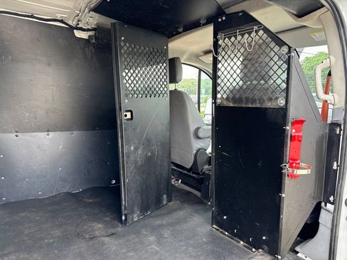 Used 2017 Ford Transit 250 148 Low Roof RWD image 15