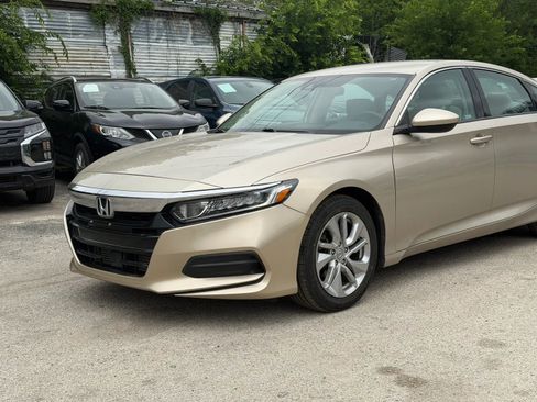 Used 2018 Honda Accord LX image 4