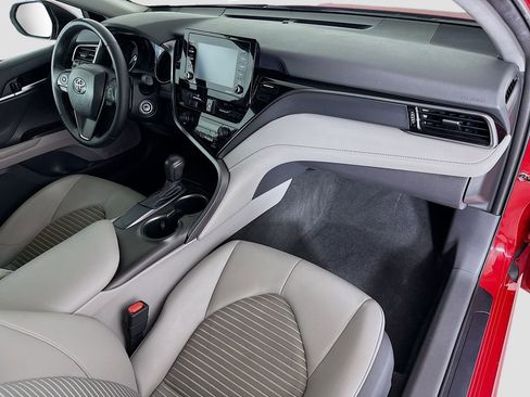 Used 2021 Toyota Camry SE w/ Carpet Mat Package (TMS) image 17