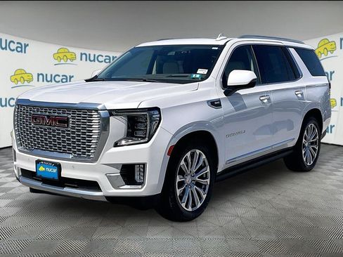 Used 2022 GMC Yukon Denali w/ Denali Premium Package AWD/4WD image 3