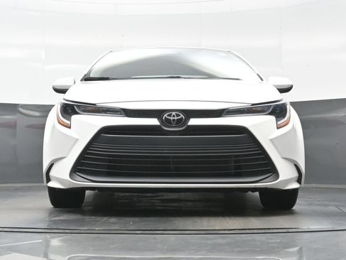 Used 2024 Toyota Corolla LE FWD image 25