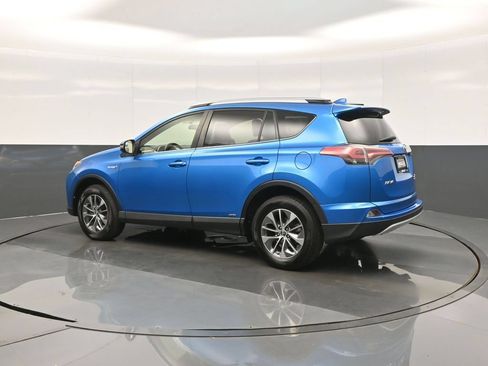 Certified 2016 Toyota RAV4 XLE AWD/4WD image 5