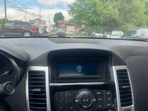 Used 2016 Chevrolet Cruze LT FWD image 12