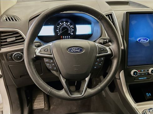 Used 2024 Ford Edge SEL image 18