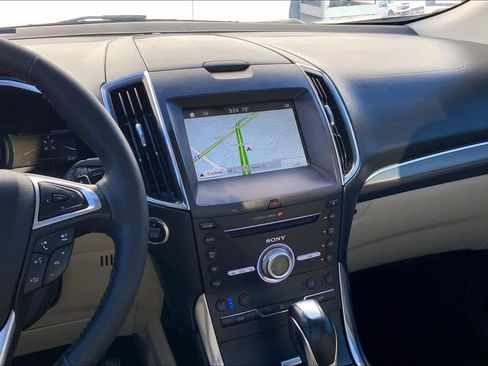 Used 2018 Ford Edge Titanium w/ Equipment Group 301A image 5