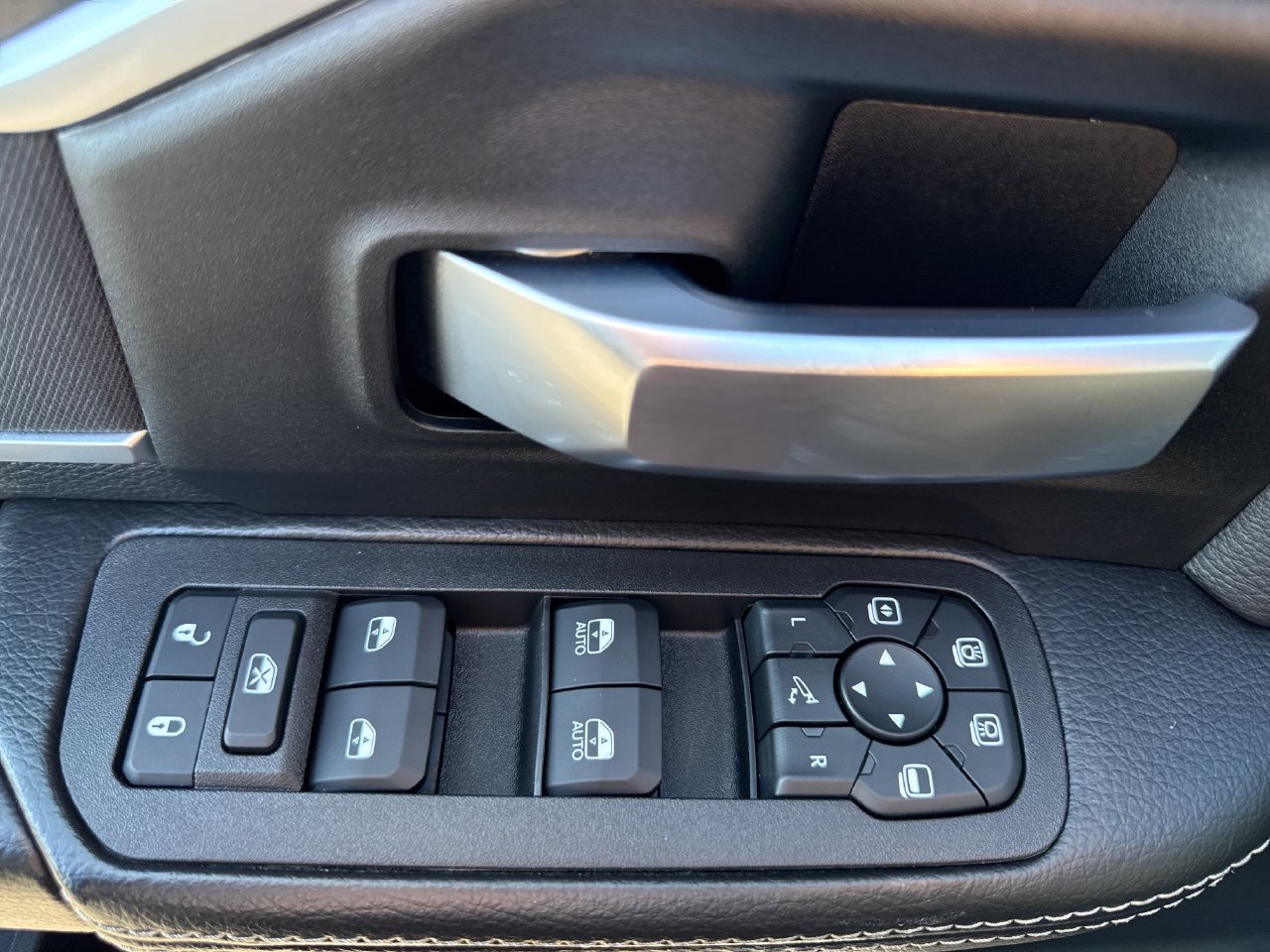 Certified 2025 RAM 2500 Big Horn AWD/4WD image 15