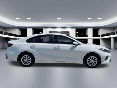 Used 2024 Kia Forte LX FWD image 7