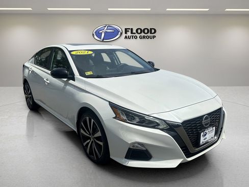 Used 2021 Nissan Altima 2.5 SR w/ SR Premium Package AWD/4WD image 1