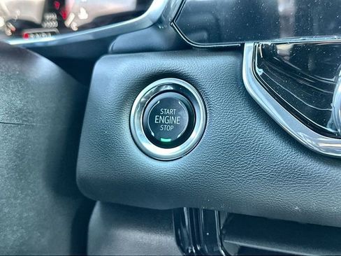 New 2025 GMC Canyon Elevation w/ Convenience Package image 17