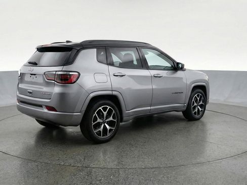 Used 2025 Jeep Compass Limited AWD/4WD image 7