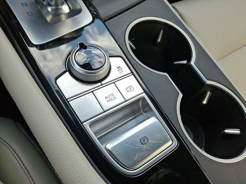 Used 2023 Genesis G70 2.0T image 27