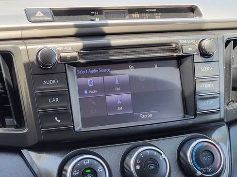 Used 2015 Toyota RAV4 LE AWD/4WD image 16