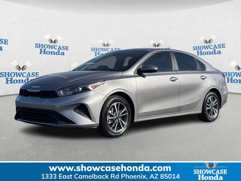 Used 2023 Kia Forte LXS image 1