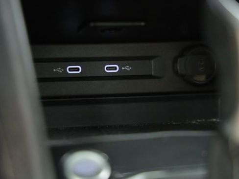 Used 2024 Volkswagen Tiguan SE image 20