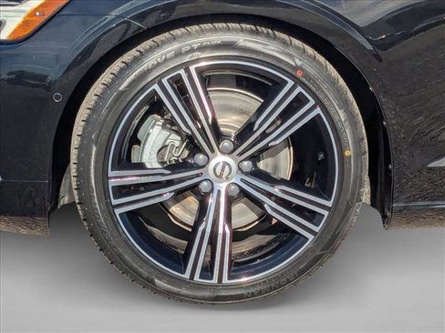 Used 2021 Volvo S60 T5 Inscription image 26