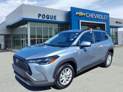 Used 2023 Toyota Corolla Cross LE image 4