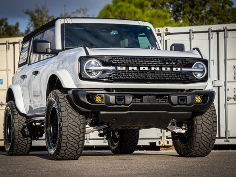 New 2025 Ford Bronco Badlands image 1