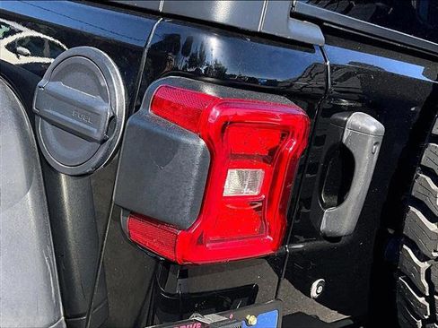 Used 2020 Jeep Wrangler Rubicon w/ LED Lighting Group image 28
