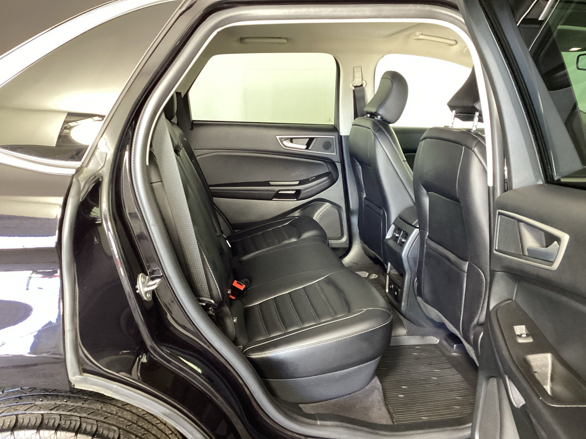 Used 2024 Ford Edge SEL w/ Convenience Package AWD/4WD image 11