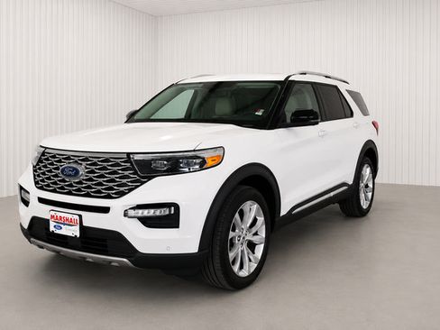Used 2023 Ford Explorer Platinum w/ Technology Package AWD/4WD image 3