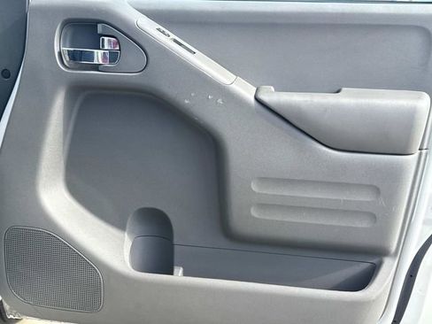 Used 2020 Nissan Frontier SV image 19