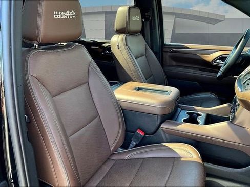 Certified 2023 Chevrolet Suburban High Country AWD/4WD image 7