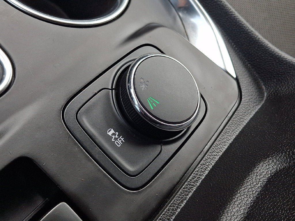 Certified 2021 Chevrolet Traverse LT FWD image 25
