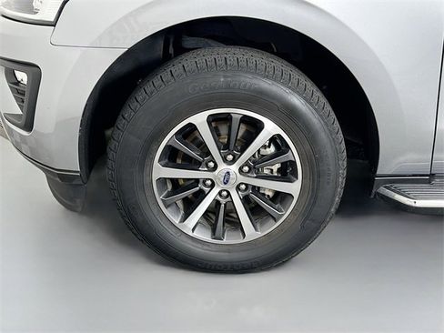 Used 2021 Ford Expedition Max XLT image 28