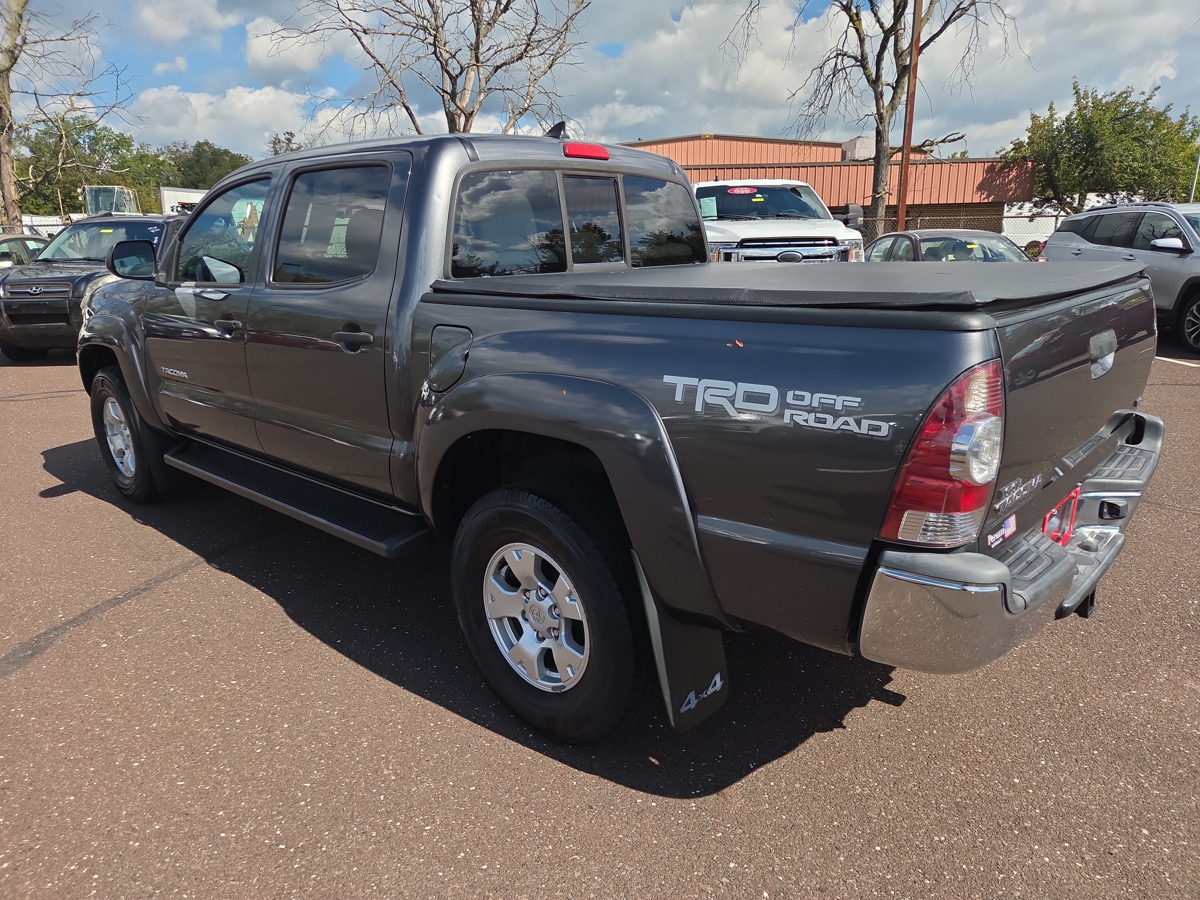 Used 2014 Toyota Tacoma 4x4 Double Cab w/ TRD Off-Road Package image 5
