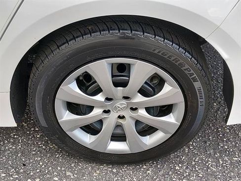 Used 2020 Toyota Corolla LE FWD image 14