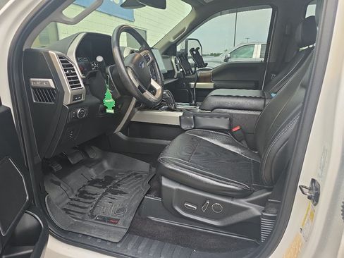 Used 2016 Ford F150 Lariat w/ Equipment Group 502A Luxury AWD/4WD image 3
