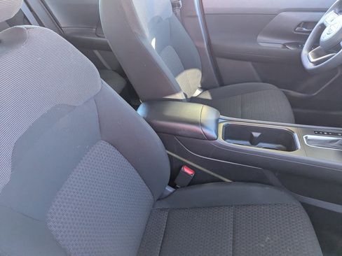 Certified 2025 Nissan Kicks S image 11