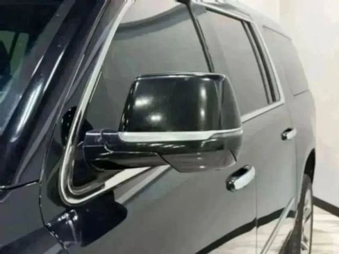 Used 2019 Cadillac Escalade ESV Luxury image 10