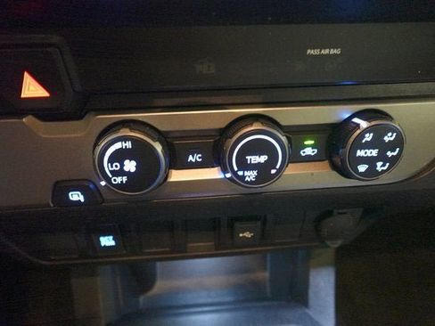 Used 2021 Toyota Tacoma SR image 18