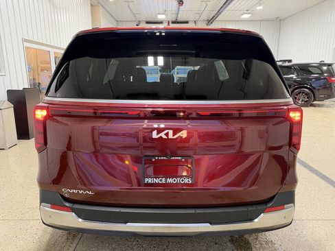 Used 2025 Kia Carnival SX image 39