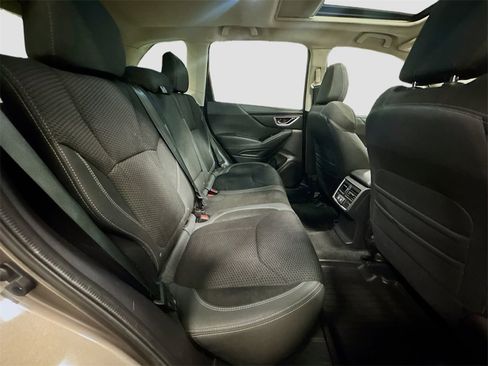 Used 2020 Subaru Forester Premium image 32