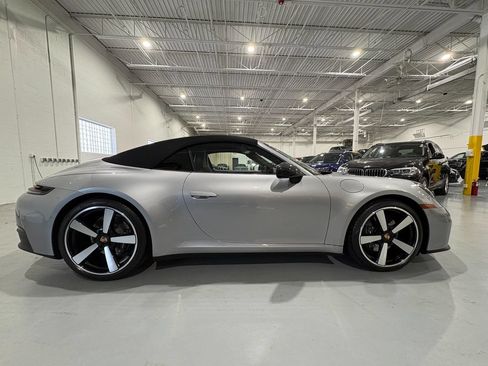 Used 2026 Porsche 911 Carrera RWD image 8