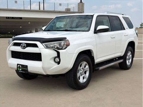 Used 2016 Toyota 4Runner SR5 AWD/4WD image 3