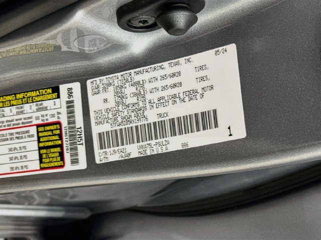 Used 2024 Toyota Tundra Limited AWD/4WD image 32
