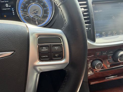 Used 2012 Chrysler 300 Limited RWD image 13