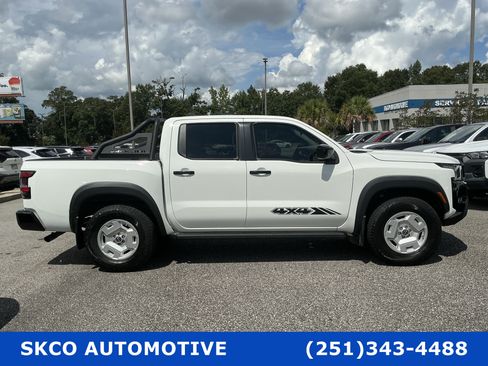 Used 2024 Nissan Frontier SV w/ Hardbody Edition AWD/4WD image 6