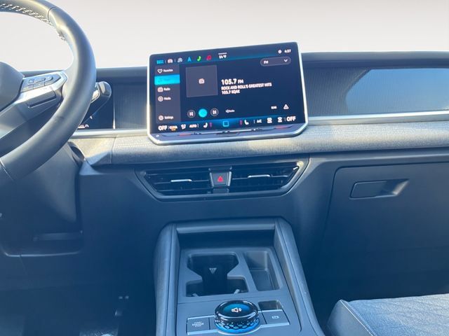 Certified 2025 Volkswagen Tiguan S AWD/4WD image 11