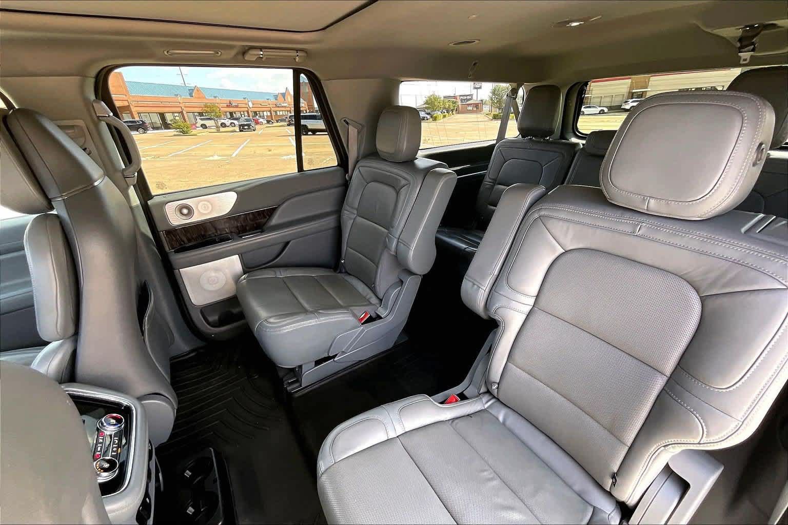 Used 2020 Lincoln Navigator L Reserve w/ Luxury Package AWD/4WD image 27
