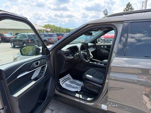 Used 2026 Ford Explorer Tremor w/ Tremor Ultimate Package AWD/4WD image 14