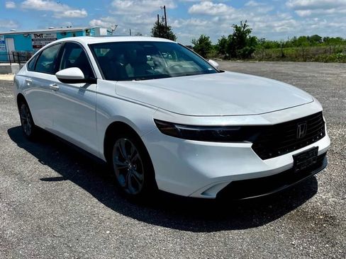 Used 2023 Honda Accord EX image 12