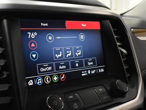 Used 2023 GMC Acadia SLE w/ Driver Convenience Package image 19