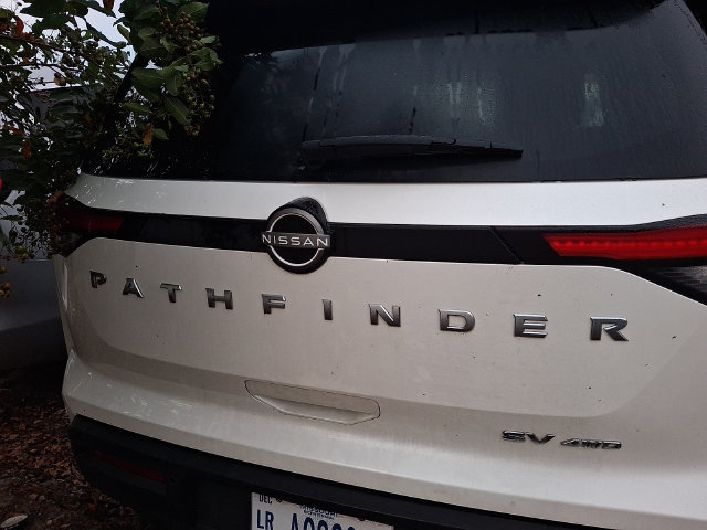 Used 2024 Nissan Pathfinder SV AWD/4WD image 10