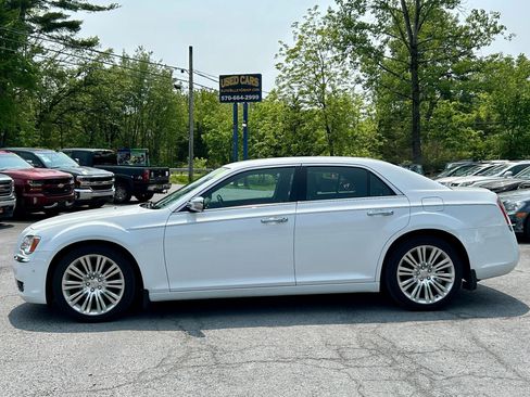 Used 2014 Chrysler 300 C w/ Light Group image 5