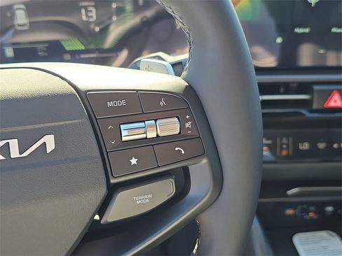 New 2026 Kia Sportage EX image 32