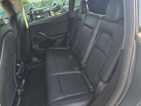 Used 2023 Tesla Model Y Long Range image 14